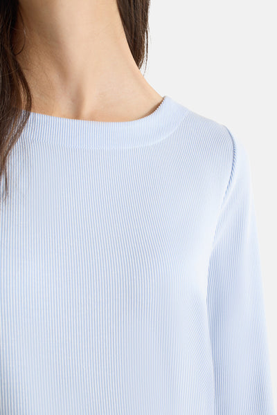 Blauwe T-shirt met lange mouwen van CECIL, van getextureerd ribgebreid materiaal met een boothals.