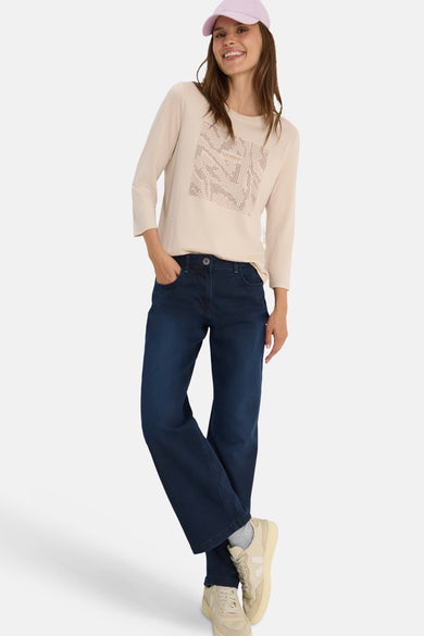 Beige T-shirt met lange mouwen van CECIL, met een vierkant grafisch patroon op de voorkant.