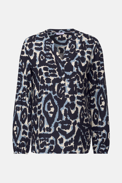 Blouse met lange mouwen van CECIL in het blauw, met een abstract patroon in marineblauw en gebroken wit.