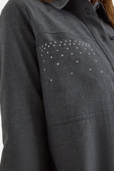 Chemise à manches longues grise de CECIL, avec poche décorée de strass argentés.