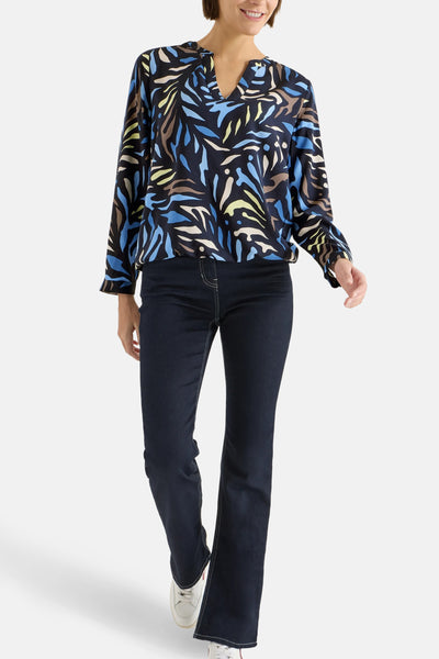 Multikleurig blouse met lange mouwen van CECIL, met een abstract patroon en een subtiele V-hals.