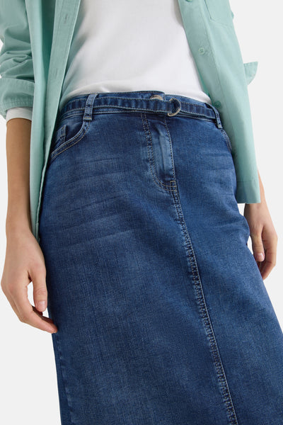 Jupe midi en denim bleu moyen de CECIL, avec ceinture décorative et détails de couture.