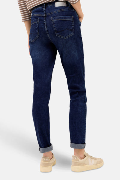 CECIL spijkerbroek in middinblauw denim, met omgeslagen zomen en kenmerkende achterzakken.