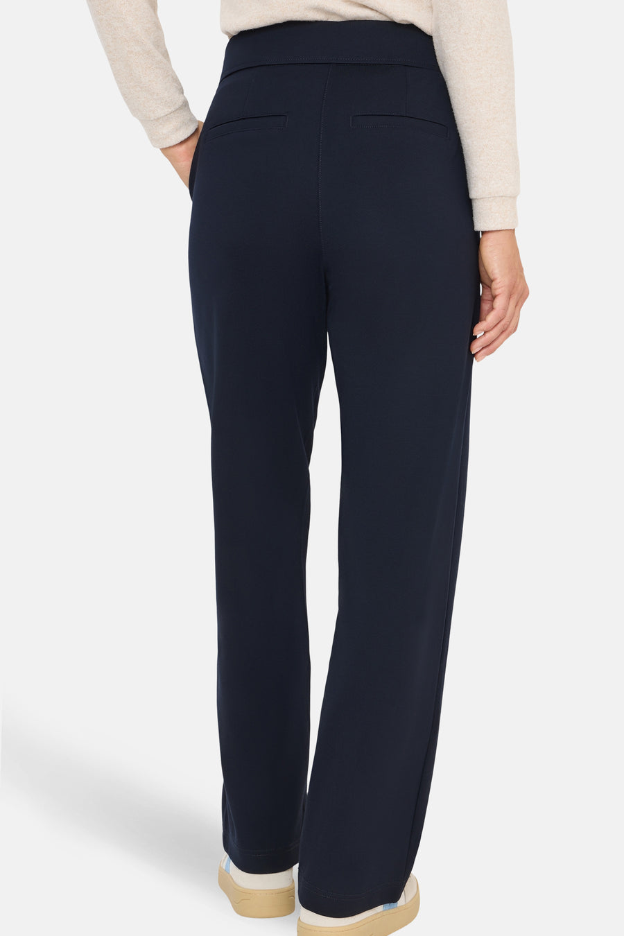 Pantalon de costume bleu marine de CECIL, avec poches arrière passepoilées et coupe droite.