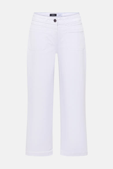 Jean droit blanc en denim de CECIL avec fermeture boutonnée, poches plaquées et jambes larges raccourcies.
