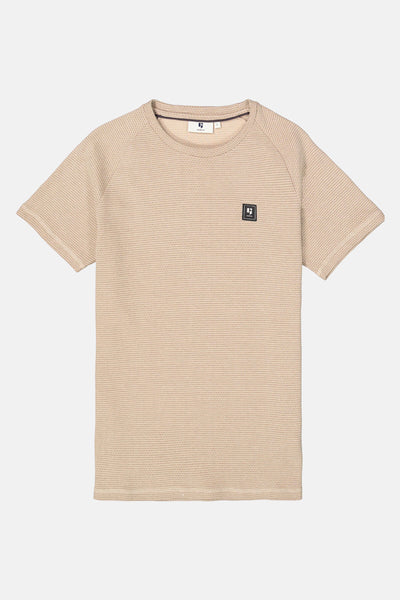Beige T-shirt met korte mouwen van GARCIA, met een horizontaal textuurpatroon.