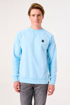 Turquoise ronde hals sweatshirt van GARCIA, lange mouwen en zwart logo detail op de borst.