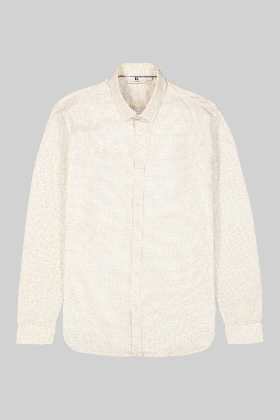 Chemise à manches longues beige de GARCIA, à motifs discrets et fermeture boutonnée.