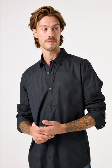 Grijze lange mouw chemise van GARCIA, met discreet textuurpatroon en ronde knoppen.