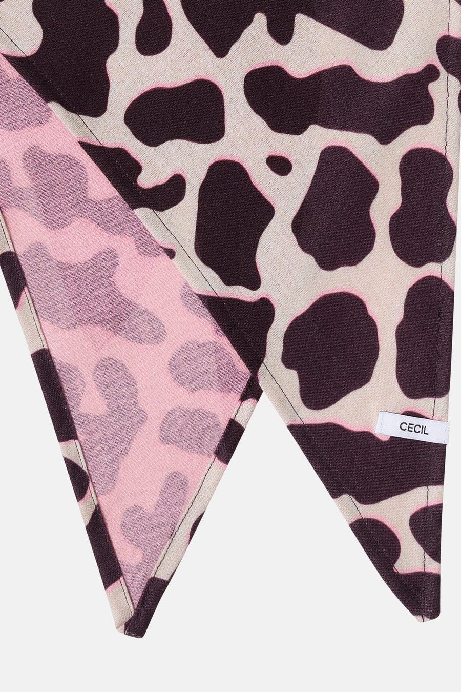 Foulard multicolore de CECIL avec un motif animalier et des bordures roses.