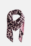Foulard multicolore de CECIL avec motif tacheté et détail rose sur un côté.