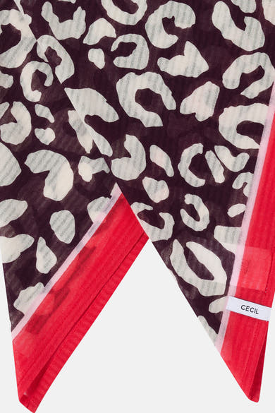 Multikleuren sjaal van CECIL met bordeauxrode en gebroken witte luipaardprint, en een rand in rood en lichtroze.