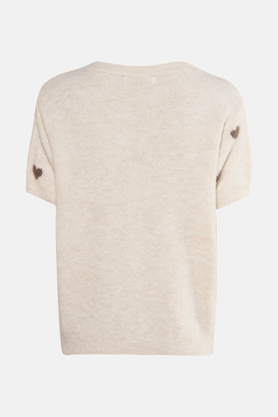 Beige trui met ronde hals van AMELIE ET AMELIE met bruin hartpatroon op de korte mouwen.