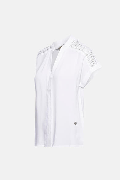 Wit blouse met korte mouwen van Zabaione, met kanten detail op de schouders en een klassieke pasvorm.