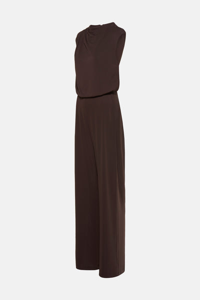 Bruin jumpsuit van AMELIE ET AMELIE, mouwloos, met een gedrapeerde kraag en wijde pijpen, van opzij gezien.