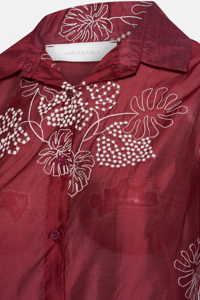 Rood overhemd met korte mouwen van Amélie et Amélie met witte bloemenborduursel.