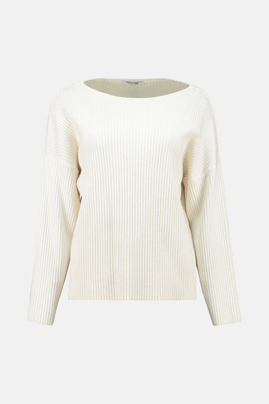 Pull à col rond écru de ZABAIONE, en tricot côtelé à manches longues.