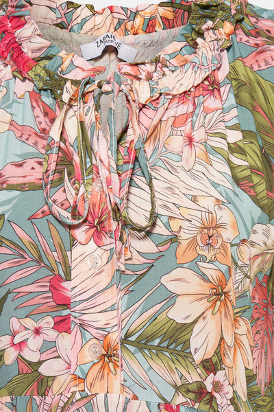 Multikleuren jurk van Zabaione met bloemenprint, met een ruchekraag en knoopsluiting.