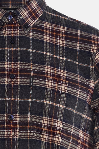 Chemise à manches longues multicolore de ANTWRP, motif à carreaux tartan et détails de boutons apparents.