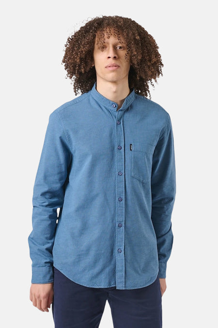Blauwe blouse met lange mouwen van ANTWRP, met een borstzak en een gemêleerde textuur.