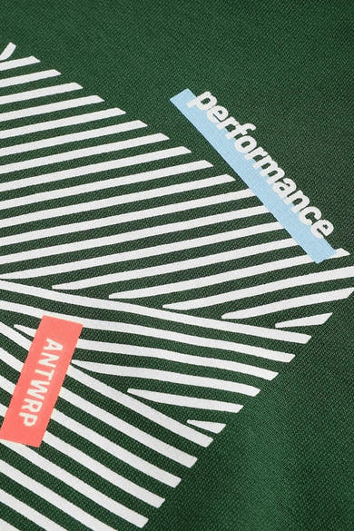 Sweat-shirt vert de ANTWRP avec motif à rayures blanches et détails graphiques "performance" et "ANTWRP".