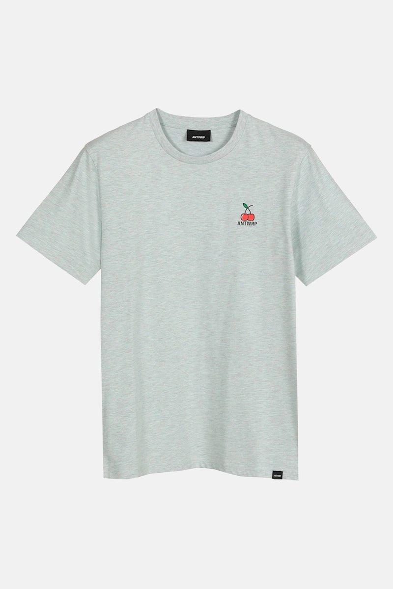 Groen T-shirt met korte mouwen van ANTWRP, met een geborduurd kersenmotief op de borst.