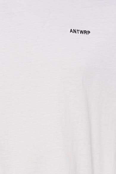 Wit T-shirt met korte mouwen van ANTWRP, met een klein zwart logo op de voorkant gedrukt.