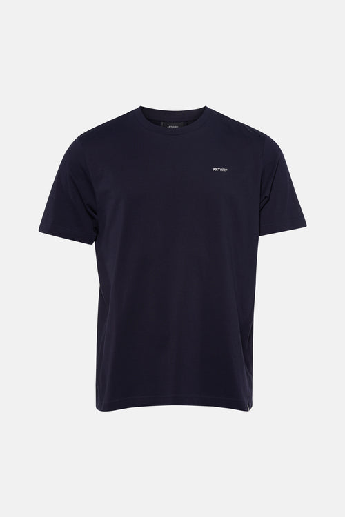 T-shirt bleu à manches courtes de ANTWRP, avec le nom de la marque brodé sur la poitrine.