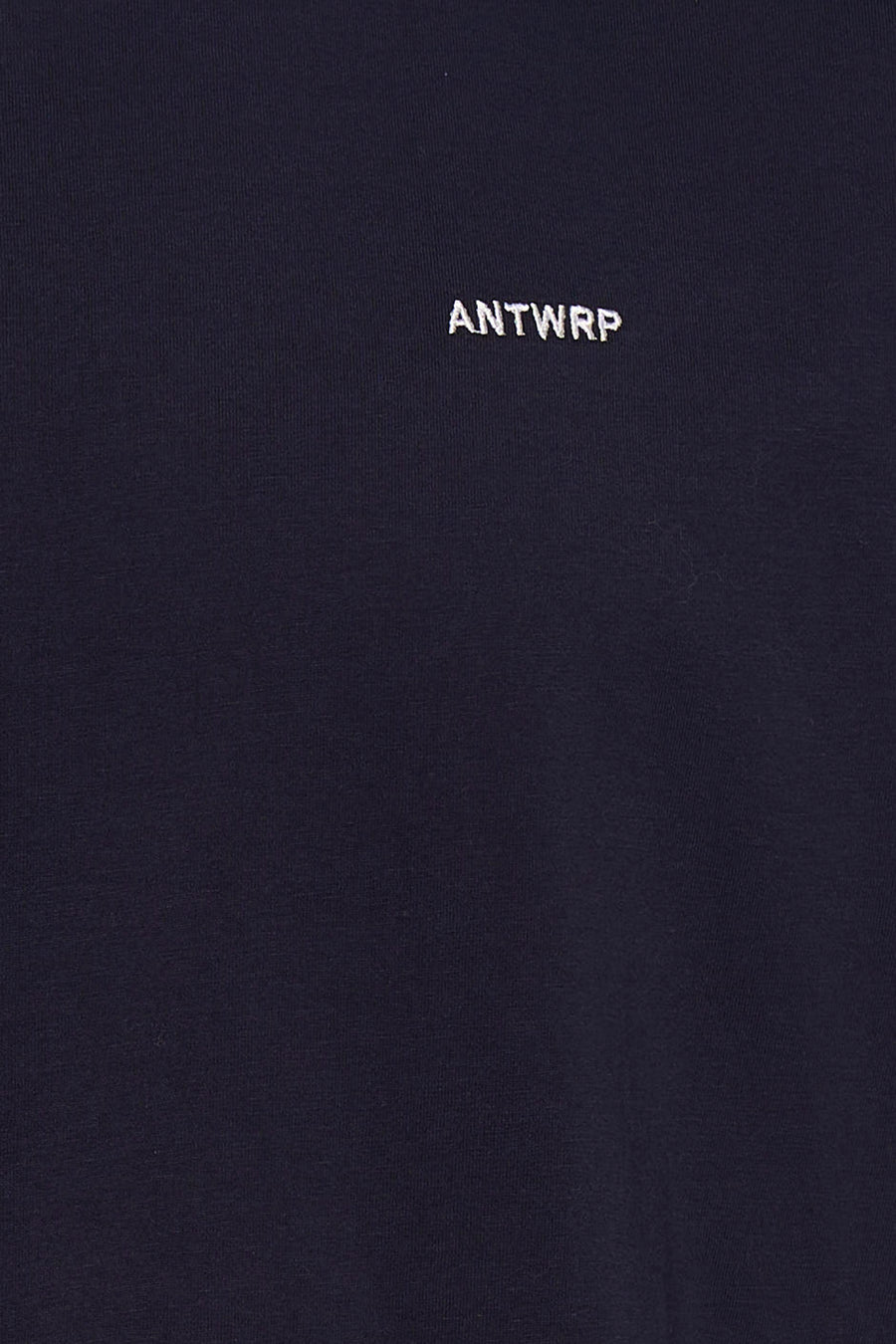 T-shirt à manches courtes bleu d'ANTWRP, avec le logo discret sur la poitrine.