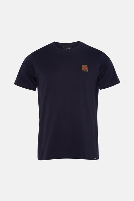 Marineblauw T-shirt met korte mouwen van ANTWRP, met een decoratieve vierkante patch op de borst.