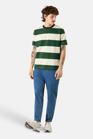 Groen-wit gestreept T-shirt van ANTWRP, met marineblauwe ronde hals en logo op de mouw.