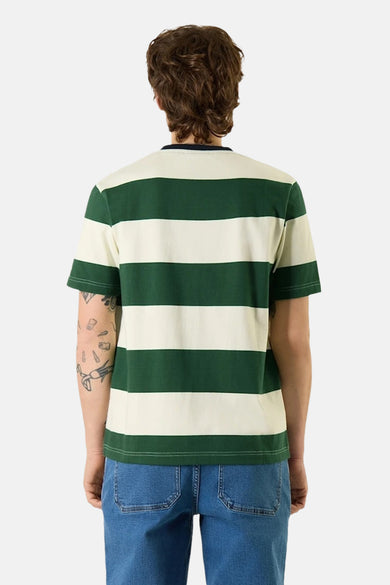 Groen T-shirt met horizontale strepen van ANTWRP, met een patroon van brede groene en witte strepen.
