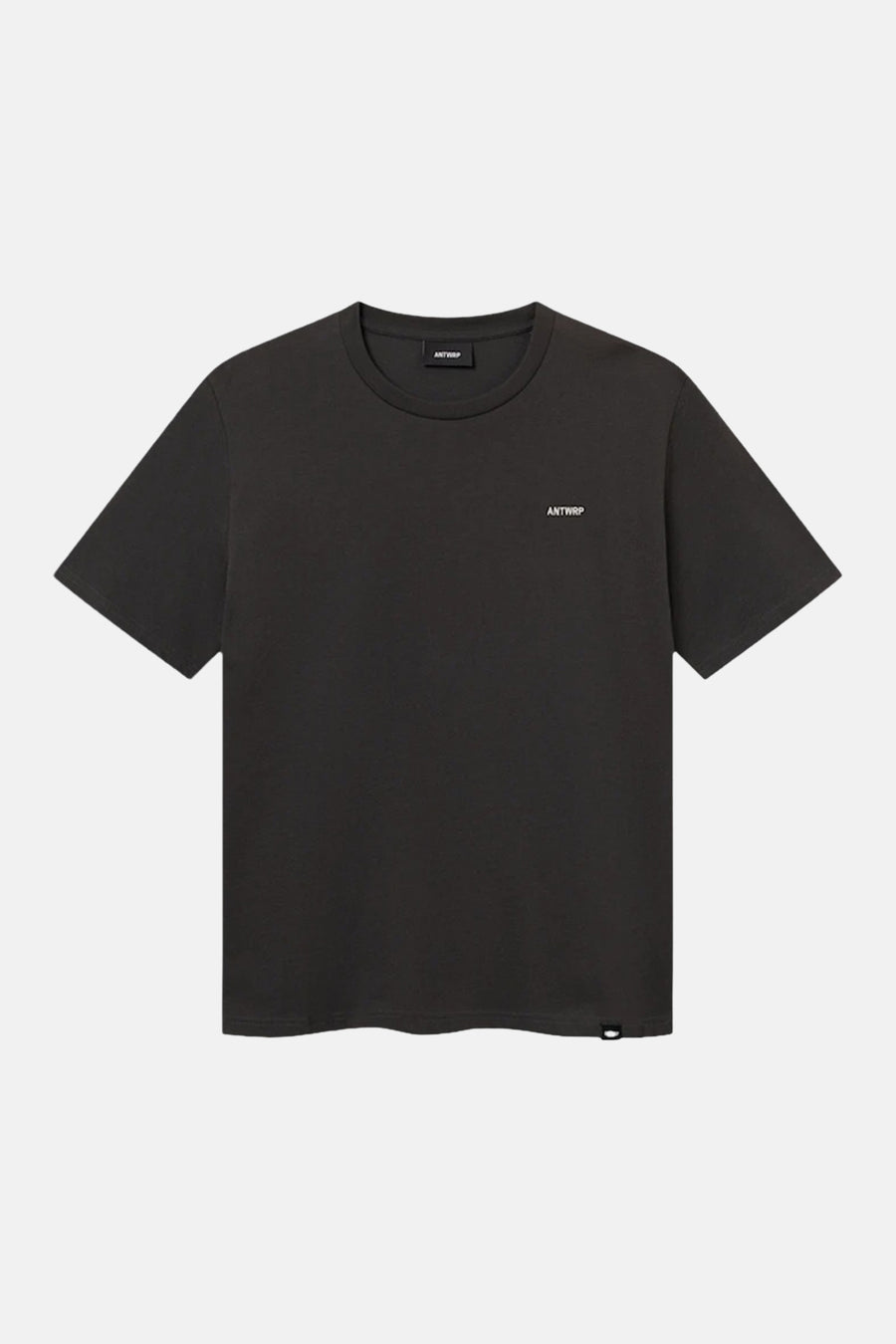 T-shirt noir à manches courtes de ANTWRP, avec logo discret sur la poitrine.