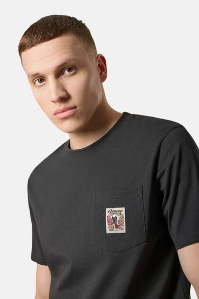 Zwart T-shirt met korte mouwen van ANTWRP, met borstzak versierd met een toekanmotief.