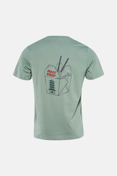 T-shirt à manches courtes vert d'ANTWRP avec un motif de nouilles chinoises sur le dos.