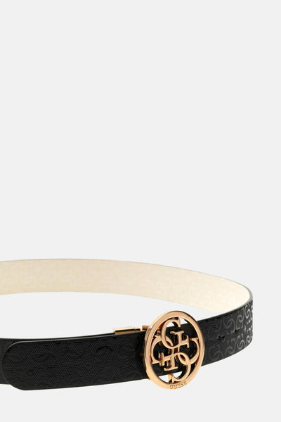 Multikleuren riem van Guess met reliëf logo patroon en gouden gesp.
