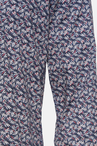 Chemise à manches longues bleue de GARCIA, avec motif de feuilles blanches, rouges et bleues.