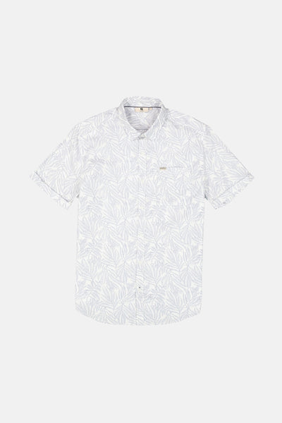 Chemise blanche à manches courtes de GARCIA, à motif de feuilles bleues.