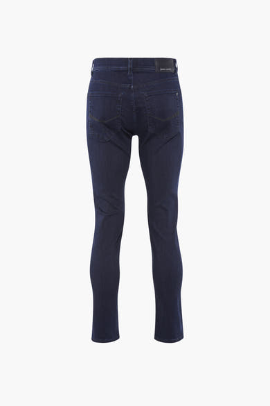 Jean droit en denim bleu foncé de PIERRE CARDIN, vue arrière, avec poches arrières apparentes.