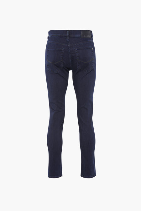 Jean droit en denim bleu foncé de PIERRE CARDIN, vue arrière, avec poches arrières apparentes.