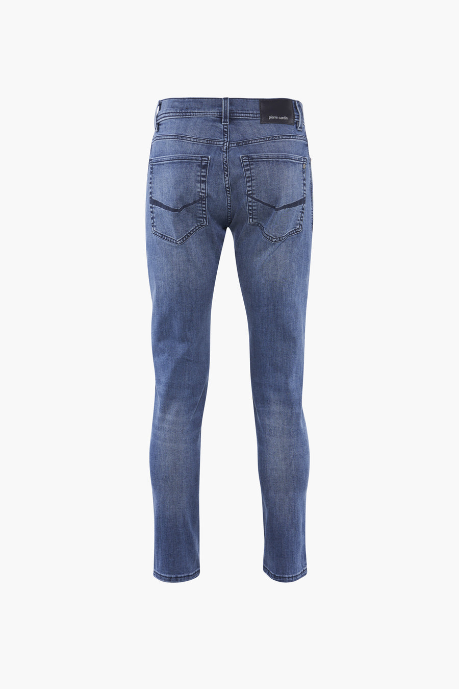 Jean droit bleu de PIERRE CARDIN, avec poches arrière passepoilées et effet délavé.