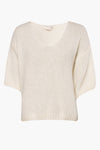 Pull col rond beige d'AMÉLIE ET AMÉLIE en tricot duveteux à manches courtes.