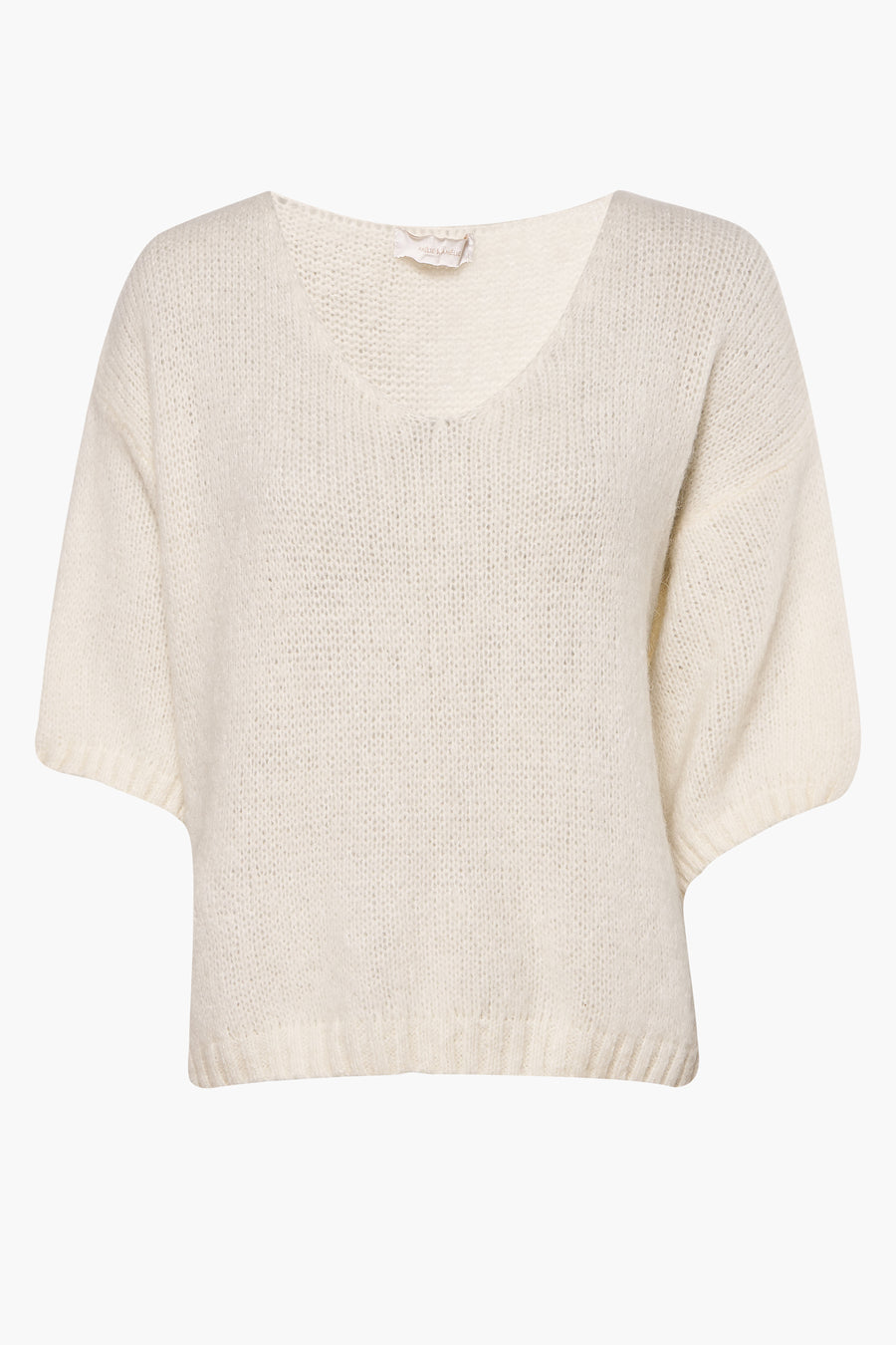 Pull col rond beige d'AMÉLIE ET AMÉLIE en tricot duveteux à manches courtes.