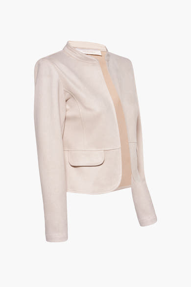 Veste courte beige d'AMÉLIE ET AMÉLIE avec poche plaquée et bordure ton sur ton.
