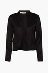 Veste courte noire de AMELIE ET AMELIE, avec poches plaquées et encolure dégagée.