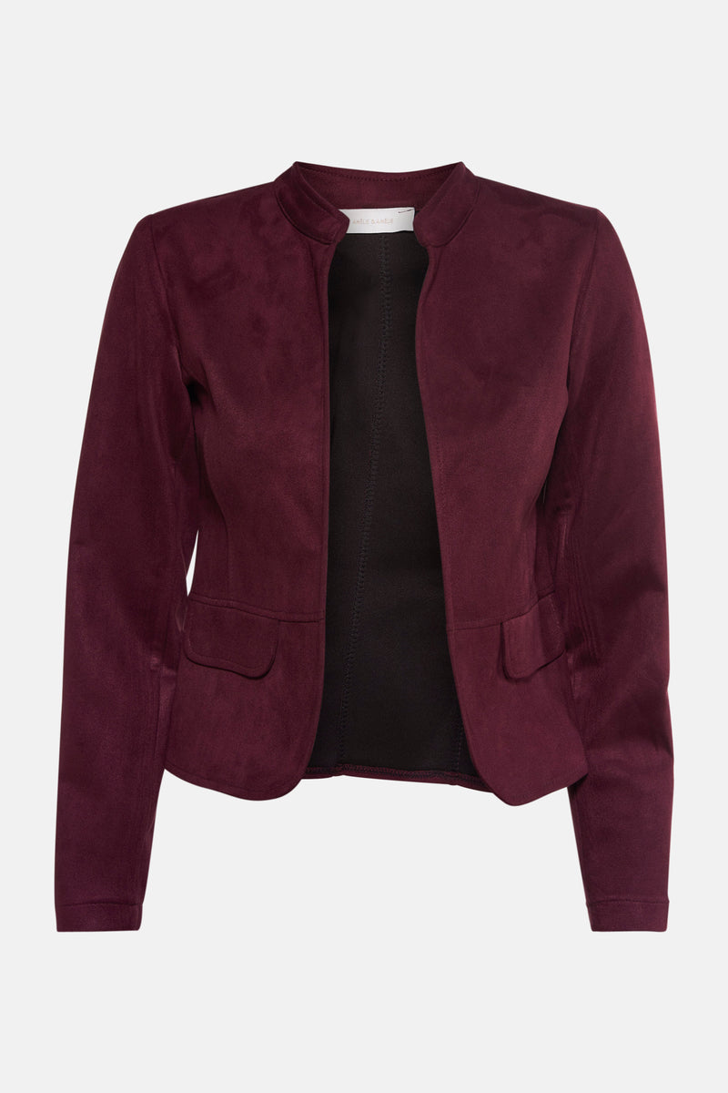 Veste courte bordeaux en suédine de AMELIE ET AMELIE avec poches plaquées.