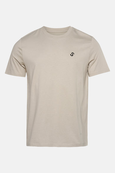 Groen T-shirt met korte mouwen van STROM, met discreet logo op de borst.