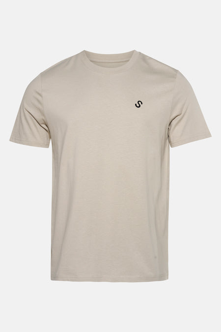 Groen T-shirt met korte mouwen van STROM, met discreet logo op de borst.
