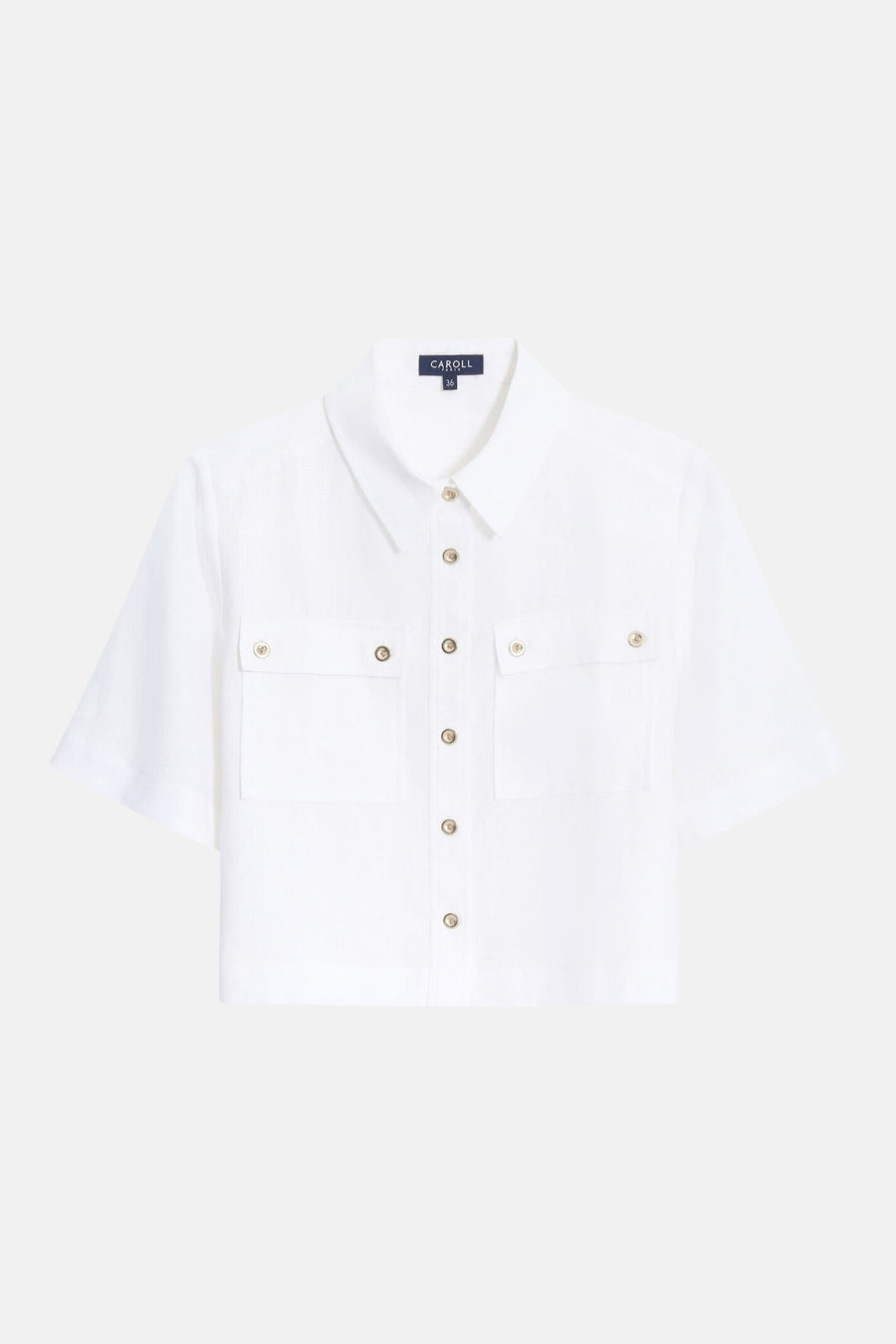 Chemise blanche à manches courtes de CAROLL en lin texturé, avec col, deux poches poitrine et boutons dorés.