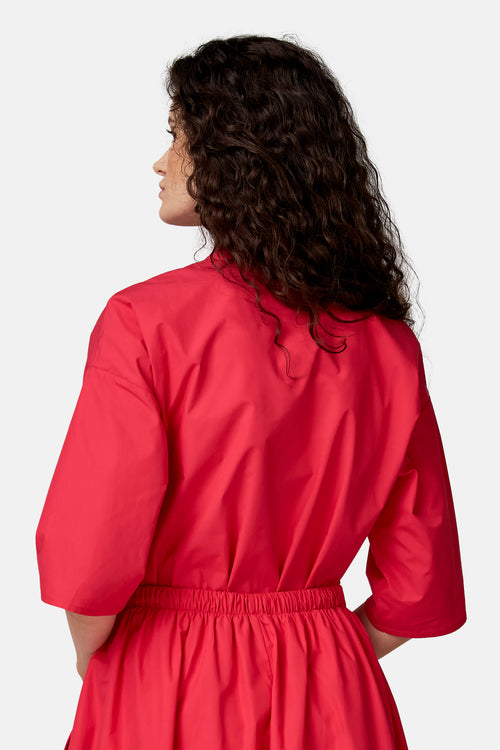 Roze blouse met 3/4 mouwen van COPINES D'ANVERS, met elastische taille, achterkant op paspop.